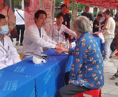 同心筑健康 服务暖民心——中国民主同盟湖北省委员会健康咨询服务纪实